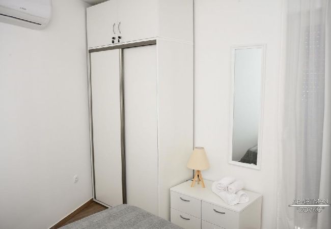 Апартаменты на Okrug Gornji - Aпартамент в Округ Горњи c терраса, Спутниковое / кабельное телевидение, WIFI, Балкон / Терраса (5070-1) Апартаменты на Okrug Gornji - Aпартамент в Округ Горњи c терраса, Спутниковое / кабельное телевидение, WIFI, Балкон / Терраса (5070-1)