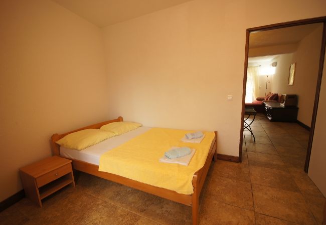 Апартаменты на Vodice - Ferienwohnung in Vodice mit Meerblick, Terrasse, Klimaanlage, W-LAN (144-1) Апартаменты на Vodice - Ferienwohnung in Vodice mit Meerblick, Terrasse, Klimaanlage, W-LAN (144-1)