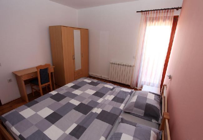 Апартаменты на Vrvari - Apartment in Vrvari with Balcony, Air condition, WIFI, Washing machine (664-1) Апартаменты на Vrvari - Apartment in Vrvari with Balcony, Air condition, WIFI, Washing machine (664-1)