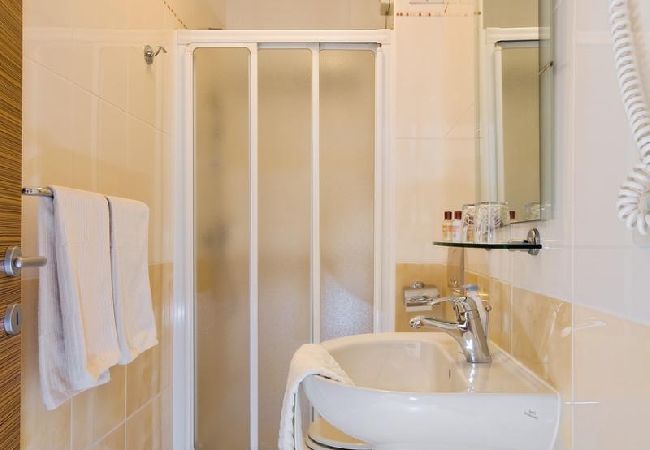 Квартира-студия на Brela - Studio apartment in Brela with Seaview, Terrace, Air condition, WIFI (201-5) Квартира-студия на Brela - Studio apartment in Brela with Seaview, Terrace, Air condition, WIFI (201-5)