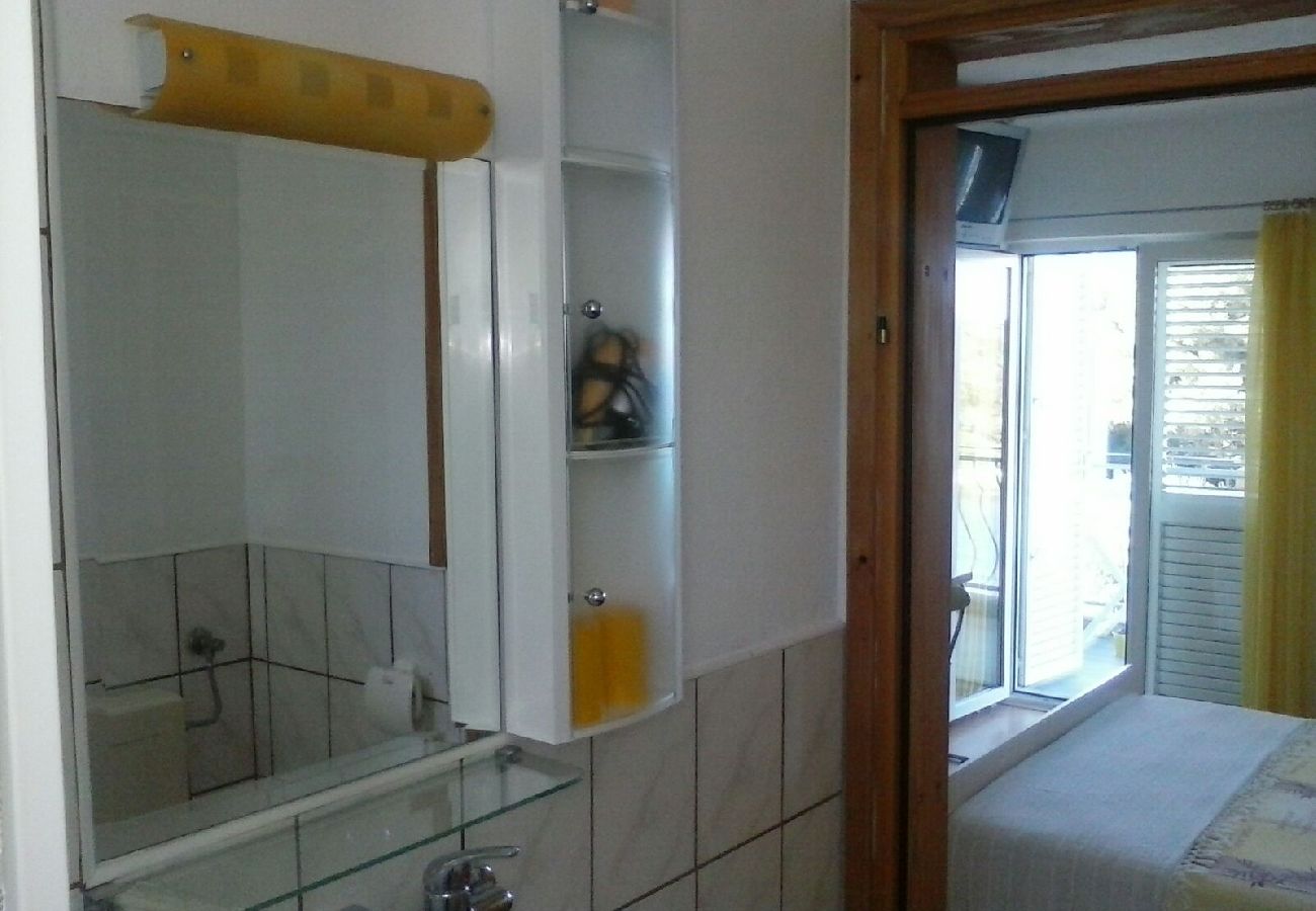 Rent by room на Luka - Zimmer in Luka mit Meerblick, Balkon, Klimaanlage, W-LAN (4659-3)