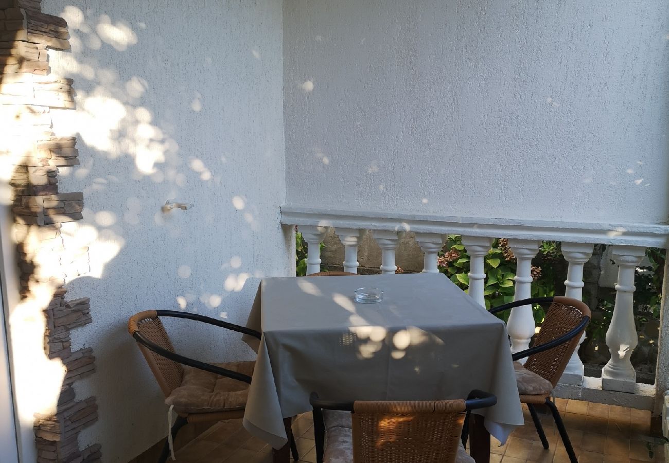 Апартаменты на Lopar - Ferienwohnung in Lopar mit Meerblick, Terrasse, W-LAN, Waschmaschine (593-4)