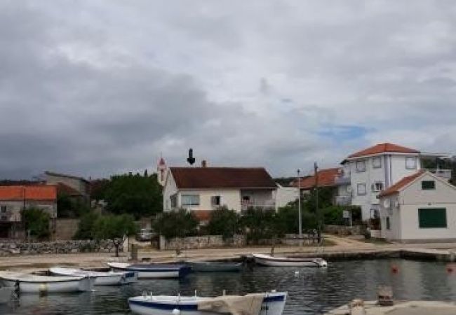 Апартаменты на Vinišce - Aпартамент в Vinišće c Вид на море, балкон, Спутниковое / кабельное телевидение, WIFI (4752-2) Апартаменты на Vinišce - Aпартамент в Vinišće c Вид на море, балкон, Спутниковое / кабельное телевидение, WIFI (4752-2)