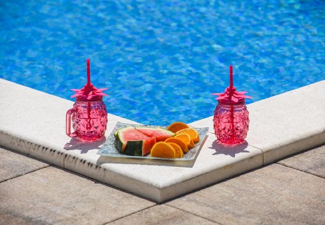 Апартаменты на Okrug Gornji - Aпартамент в Округ Горњи c Вид на море, балкон, Спутниковое / кабельное телевидение, WIFI (5134-7) Апартаменты на Okrug Gornji - Aпартамент в Округ Горњи c Вид на море, балкон, Спутниковое / кабельное телевидение, WIFI (5134-7)