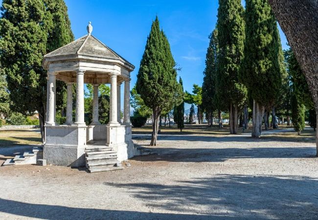 Апартаменты на Split - Aпартамент в Сплит c балкон, Спутниковое / кабельное телевидение, WIFI (5141-1) Апартаменты на Split - Aпартамент в Сплит c балкон, Спутниковое / кабельное телевидение, WIFI (5141-1)