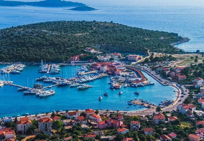 Апартаменты на Ražanj - Ferienwohnung in Ražanj mit Meerblick, Terrasse, Klimaanlage, W-LAN (4773-3) Апартаменты на Ražanj - Ferienwohnung in Ražanj mit Meerblick, Terrasse, Klimaanlage, W-LAN (4773-3)