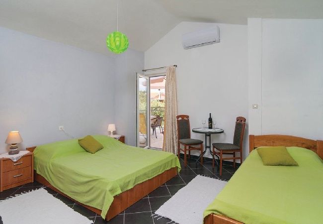 Апартаменты на Ražanj - Ferienwohnung in Ražanj mit Terrasse, Klimaanlage, W-LAN, Waschmaschine (4773-4) Апартаменты на Ražanj - Ferienwohnung in Ražanj mit Terrasse, Klimaanlage, W-LAN, Waschmaschine (4773-4)