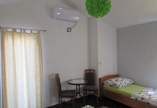 Апартаменты на Ražanj - Ferienwohnung in Ražanj mit Terrasse, Klimaanlage, W-LAN, Waschmaschine (4773-4) Апартаменты на Ražanj - Ferienwohnung in Ražanj mit Terrasse, Klimaanlage, W-LAN, Waschmaschine (4773-4)