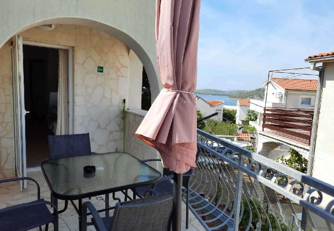 Апартаменты на Ražanj - Ferienwohnung in Ražanj mit Meerblick, Terrasse, Klimaanlage, W-LAN (4773-2) Апартаменты на Ražanj - Ferienwohnung in Ražanj mit Meerblick, Terrasse, Klimaanlage, W-LAN (4773-2)