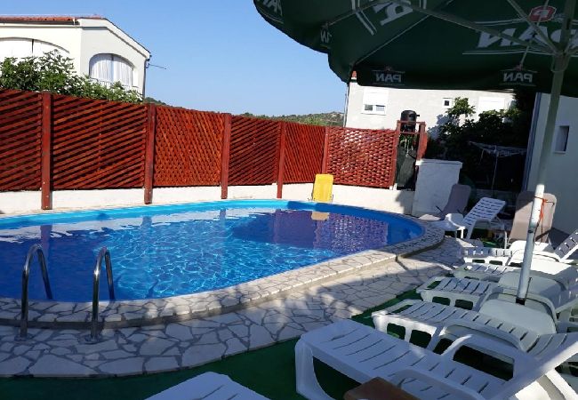 Апартаменты на Ražanj - Ferienwohnung in Ražanj mit Meerblick, Terrasse, Klimaanlage, W-LAN (4773-2) Апартаменты на Ražanj - Ferienwohnung in Ražanj mit Meerblick, Terrasse, Klimaanlage, W-LAN (4773-2)