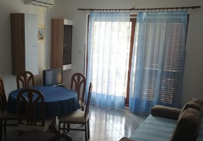 Апартаменты на Kanica - Ferienwohnung in Kanica mit Meerblick, Terrasse, Klimaanlage, W-LAN (5168-1) Апартаменты на Kanica - Ferienwohnung in Kanica mit Meerblick, Terrasse, Klimaanlage, W-LAN (5168-1)