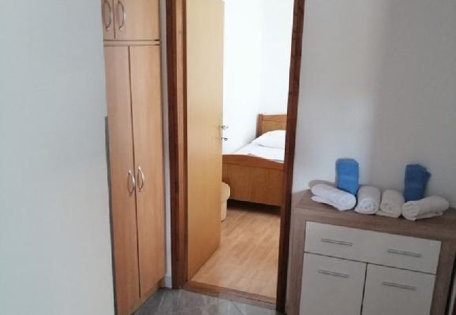 Апартаменты на Kanica - Ferienwohnung in Kanica mit Meerblick, Terrasse, Klimaanlage, W-LAN (5168-1) Апартаменты на Kanica - Ferienwohnung in Kanica mit Meerblick, Terrasse, Klimaanlage, W-LAN (5168-1)