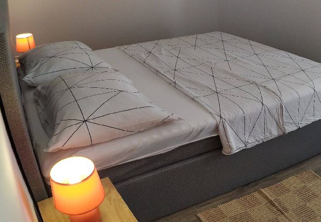 Апартаменты на Okrug Gornji - Aпартамент в Округ Горњи c Вид на море, балкон, Спутниковое / кабельное телевидение, WIFI (5059-5) Апартаменты на Okrug Gornji - Aпартамент в Округ Горњи c Вид на море, балкон, Спутниковое / кабельное телевидение, WIFI (5059-5)