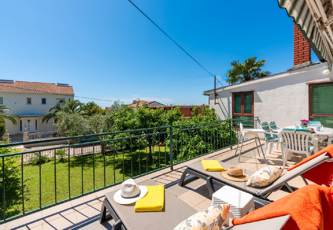 Апартаменты на Porec - Ferienwohnung in Poreč mit Balkon, Klimaanlage, W-LAN, Waschmaschine (5203-1)