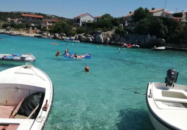 Квартира-студия на Ražanj - студио Апартамент в Ražanj c Вид на море, терраса, Спутниковое / кабельное телевидение, WIFI (4597-3) Квартира-студия на Ražanj - студио Апартамент в Ražanj c Вид на море, терраса, Спутниковое / кабельное телевидение, WIFI (4597-3)