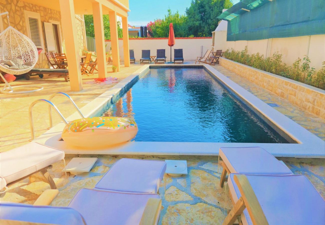 Апартаменты на Privlaka - Apartment 5237-1 for 6+1 Pers. in Privlaka