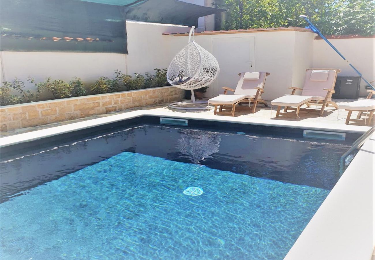 Апартаменты на Privlaka - Apartment 5237-1 for 6+1 Pers. in Privlaka