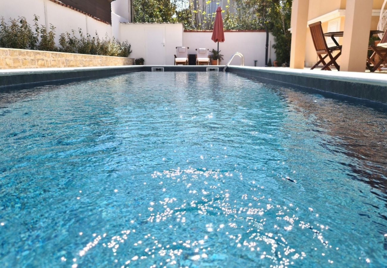 Апартаменты на Privlaka - Apartment 5237-1 for 6+1 Pers. in Privlaka