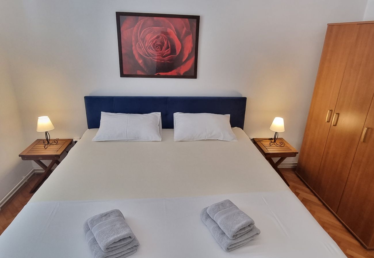 Апартаменты на Privlaka - Apartment 5237-1 for 6+1 Pers. in Privlaka