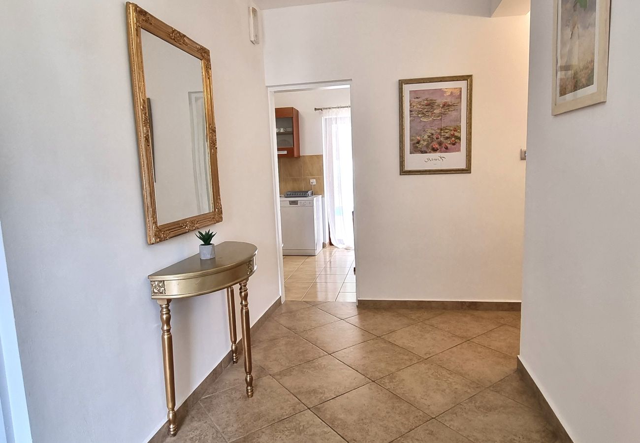 Апартаменты на Privlaka - Apartment 5237-1 for 6+1 Pers. in Privlaka