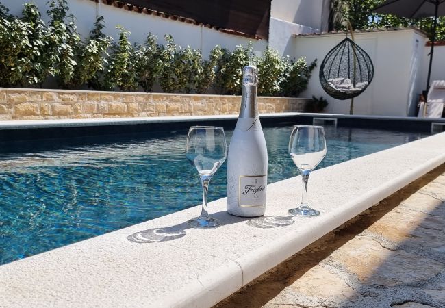 Апартаменты на Privlaka - Apartment 5237-2 for 6+1 Pers. in Privlaka Апартаменты на Privlaka - Apartment 5237-2 for 6+1 Pers. in Privlaka