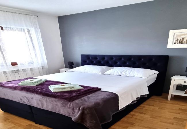 Апартаменты на Privlaka - Apartment 5237-2 for 6+1 Pers. in Privlaka Апартаменты на Privlaka - Apartment 5237-2 for 6+1 Pers. in Privlaka