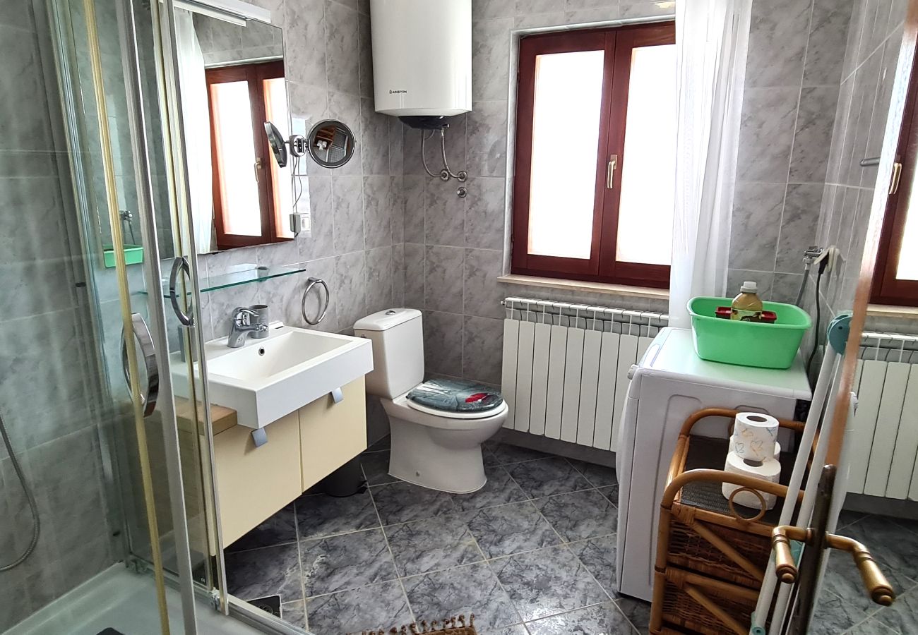 Апартаменты на Privlaka - Apartment 5237-2 for 6+1 Pers. in Privlaka