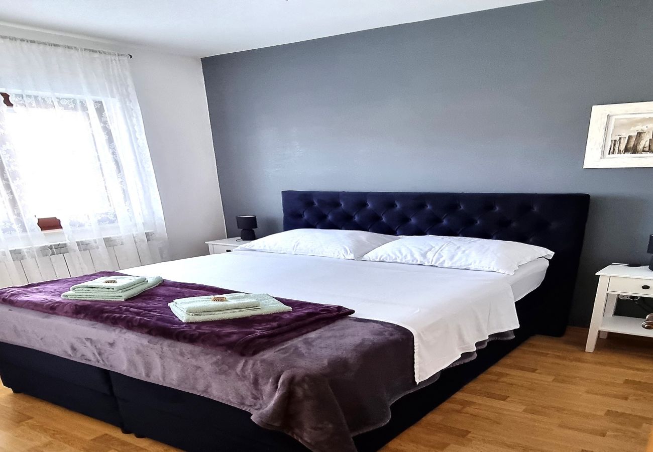 Апартаменты на Privlaka - Apartment 5237-2 for 6+1 Pers. in Privlaka