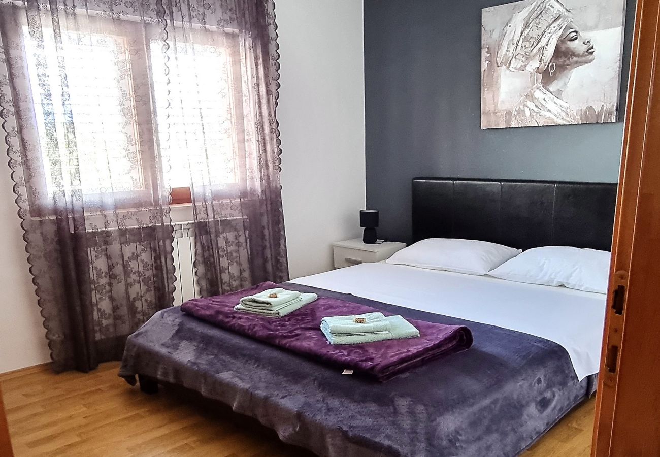 Апартаменты на Privlaka - Apartment 5237-2 for 6+1 Pers. in Privlaka