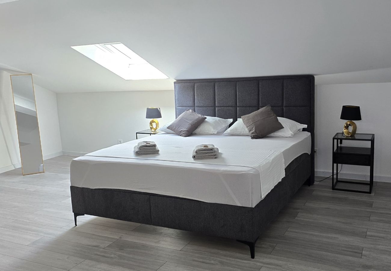 Апартаменты на Privlaka - Apartment 5237-3 for 2+1 Pers. in Privlaka