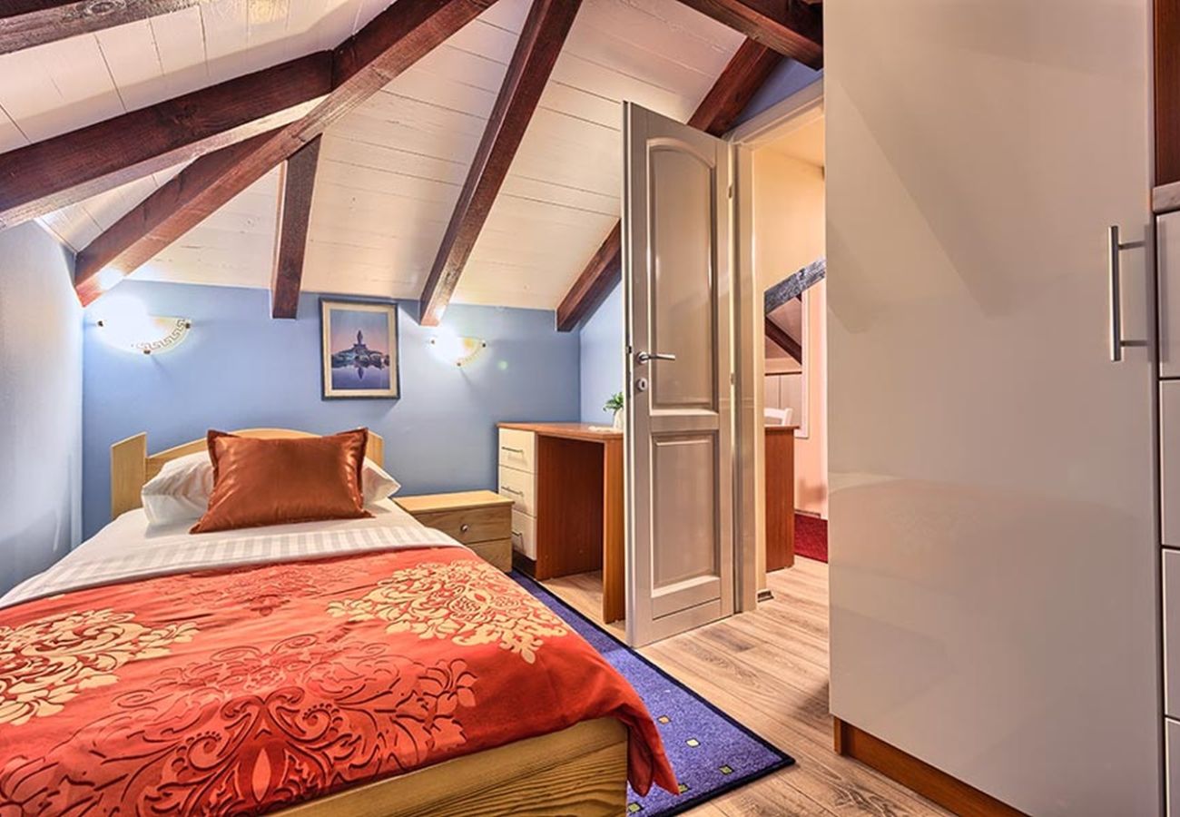 Вилла на Okrug Gornji - Ferienhaus 5243 für 8 Pers
