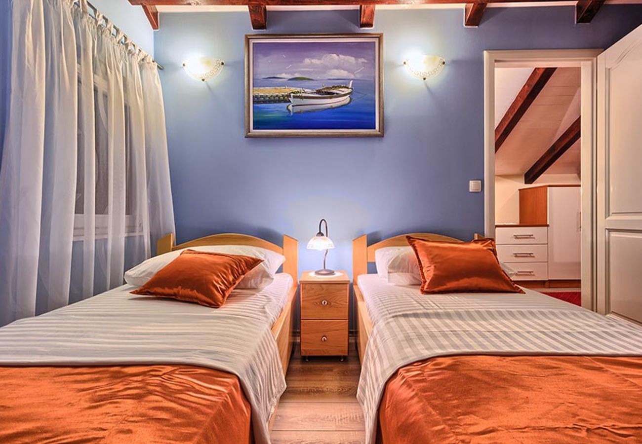 Вилла на Okrug Gornji - Ferienhaus 5243 für 8 Pers