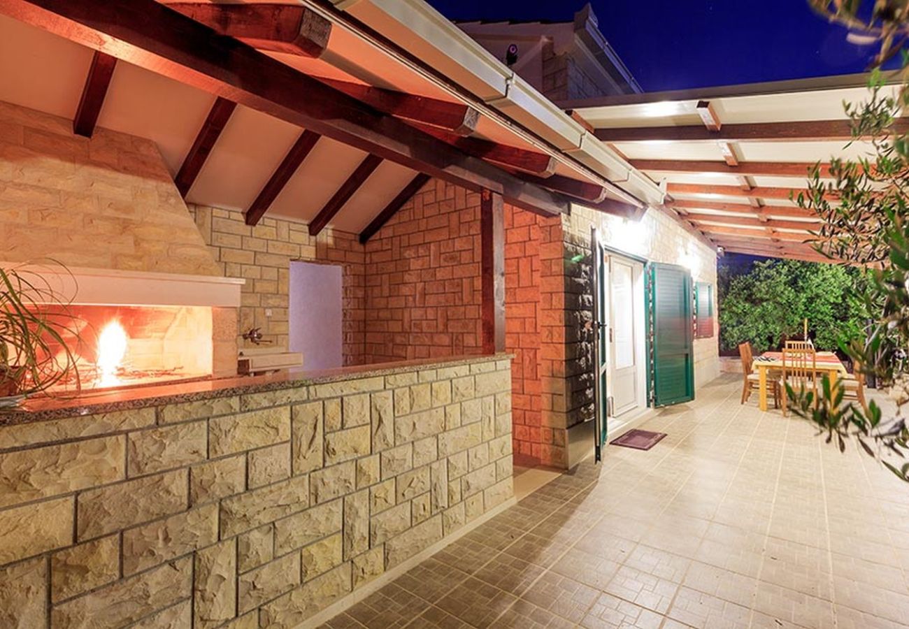 Вилла на Okrug Gornji - Ferienhaus 5243 für 8 Pers
