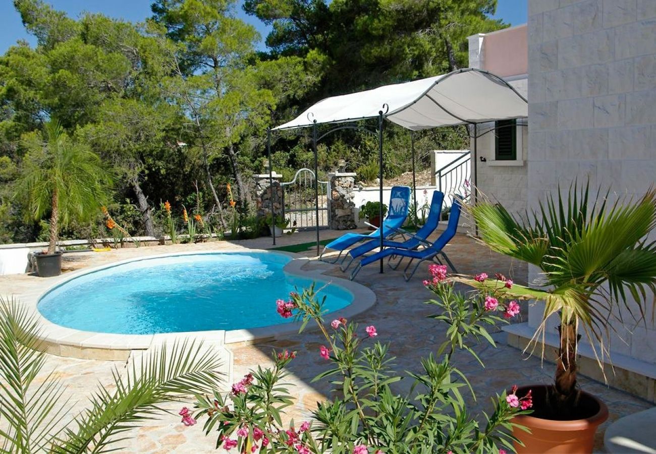 Ferienhaus in Vela Luka - Ferienhaus in Tri Porte (Potirna) mit Meerblick, Terrasse, Klimaanlage, W-LAN (39-1)