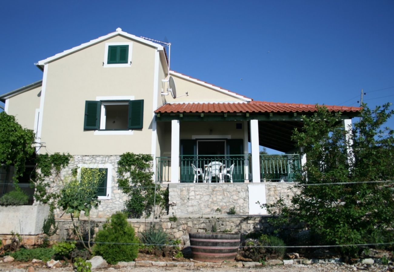 Ferienhaus in Primošten - Ferienhaus in Primošten mit Meerblick, Terrasse, Klimaanlage, W-LAN (54-1)