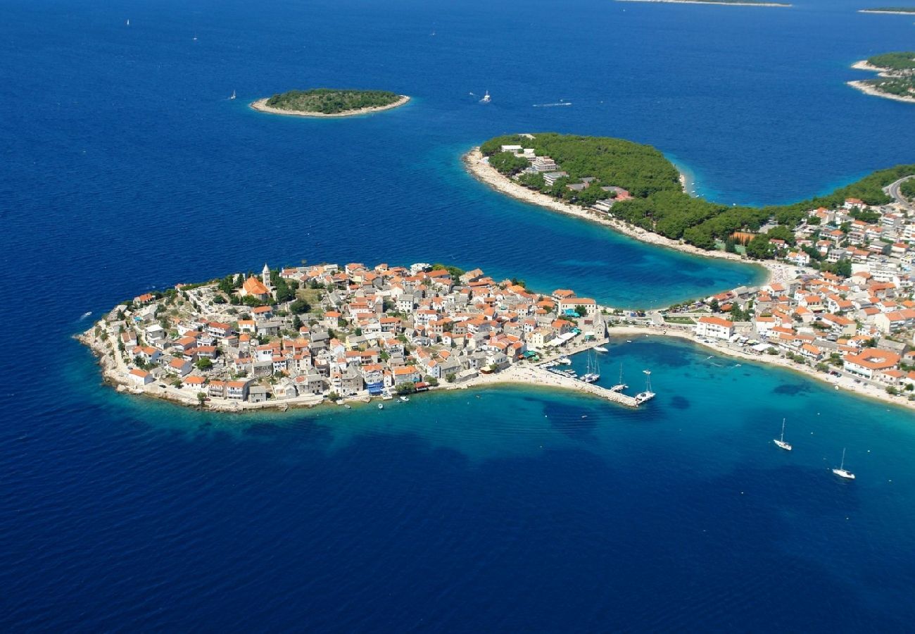 Ferienhaus in Primošten - Ferienhaus in Primošten mit Meerblick, Terrasse, Klimaanlage, W-LAN (54-1)