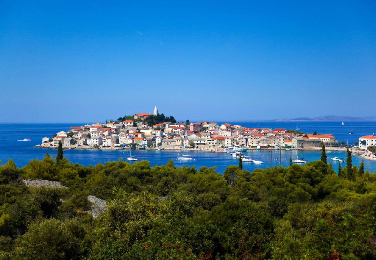 Ferienhaus in Primošten - Ferienhaus in Primošten mit Meerblick, Terrasse, Klimaanlage, W-LAN (54-1)