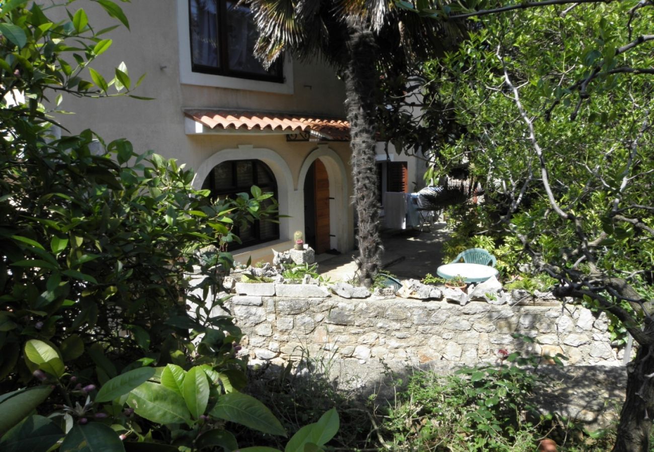 Ferienhaus in Veli Lošinj - Ferienhaus in Veli Lošinj mit Terrasse, Klimaanlage, W-LAN, Waschmaschine (63-1)