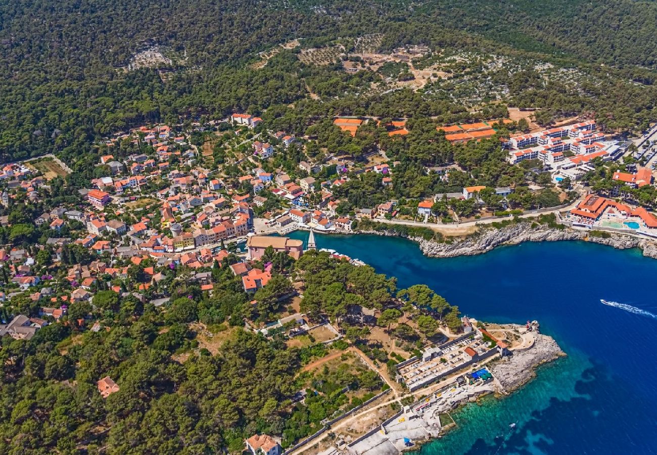 Ferienwohnung in Veli Lošinj - Ferienwohnung in Veli Lošinj mit Terrasse, Klimaanlage, W-LAN, Waschmaschine (63-2)