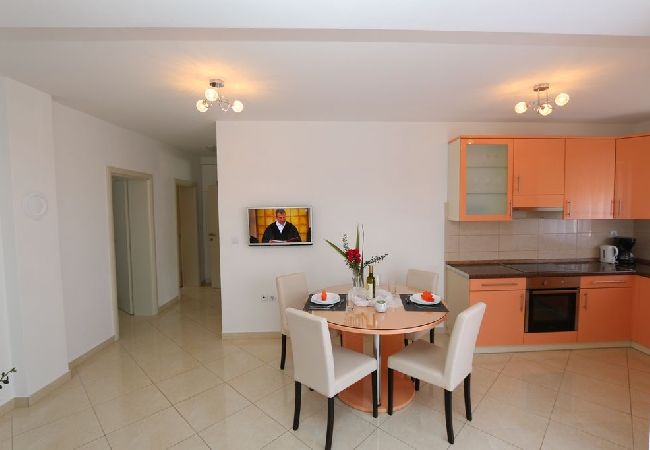Ferienwohnung in Medulin - Ferienwohnung in Medulin mit Terrasse, Klimaanlage, W-LAN, Waschmaschine (64-4) Ferienwohnung in Medulin - Ferienwohnung in Medulin mit Terrasse, Klimaanlage, W-LAN, Waschmaschine (64-4)