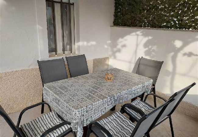 Ferienhaus in Miholašcica - Ferienhaus in Miholaščica mit Terrasse, Klimaanlage, W-LAN (66-1) Ferienhaus in Miholašcica - Ferienhaus in Miholaščica mit Terrasse, Klimaanlage, W-LAN (66-1)