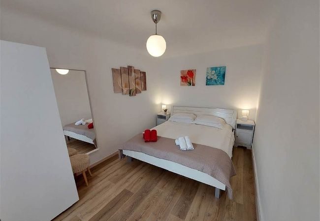 Ferienhaus in Miholašcica - Ferienhaus in Miholaščica mit Terrasse, Klimaanlage, W-LAN (66-1) Ferienhaus in Miholašcica - Ferienhaus in Miholaščica mit Terrasse, Klimaanlage, W-LAN (66-1)