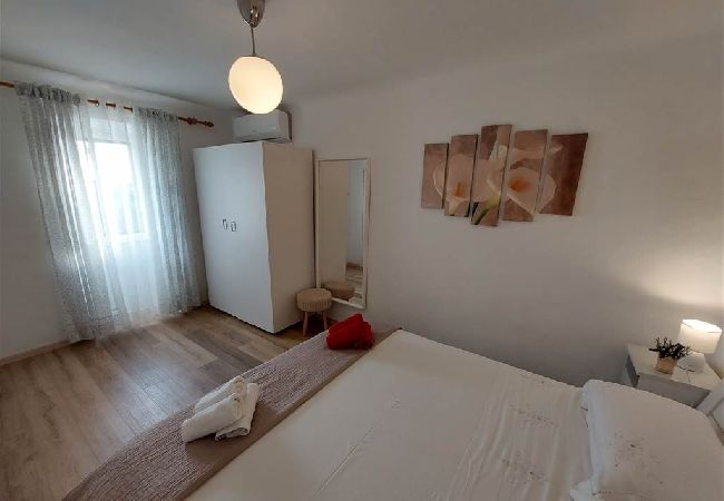 Ferienhaus in Miholašcica - Ferienhaus in Miholaščica mit Terrasse, Klimaanlage, W-LAN (66-1) Ferienhaus in Miholašcica - Ferienhaus in Miholaščica mit Terrasse, Klimaanlage, W-LAN (66-1)