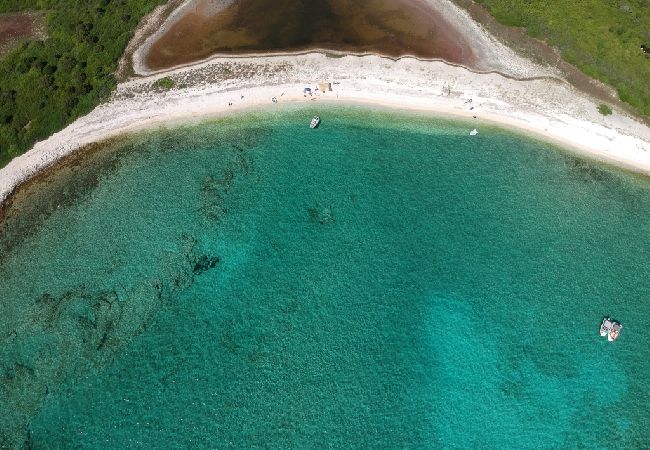 Ferienhaus in Miholašcica - Ferienhaus in Miholaščica mit Terrasse, Klimaanlage, W-LAN (66-1) Ferienhaus in Miholašcica - Ferienhaus in Miholaščica mit Terrasse, Klimaanlage, W-LAN (66-1)
