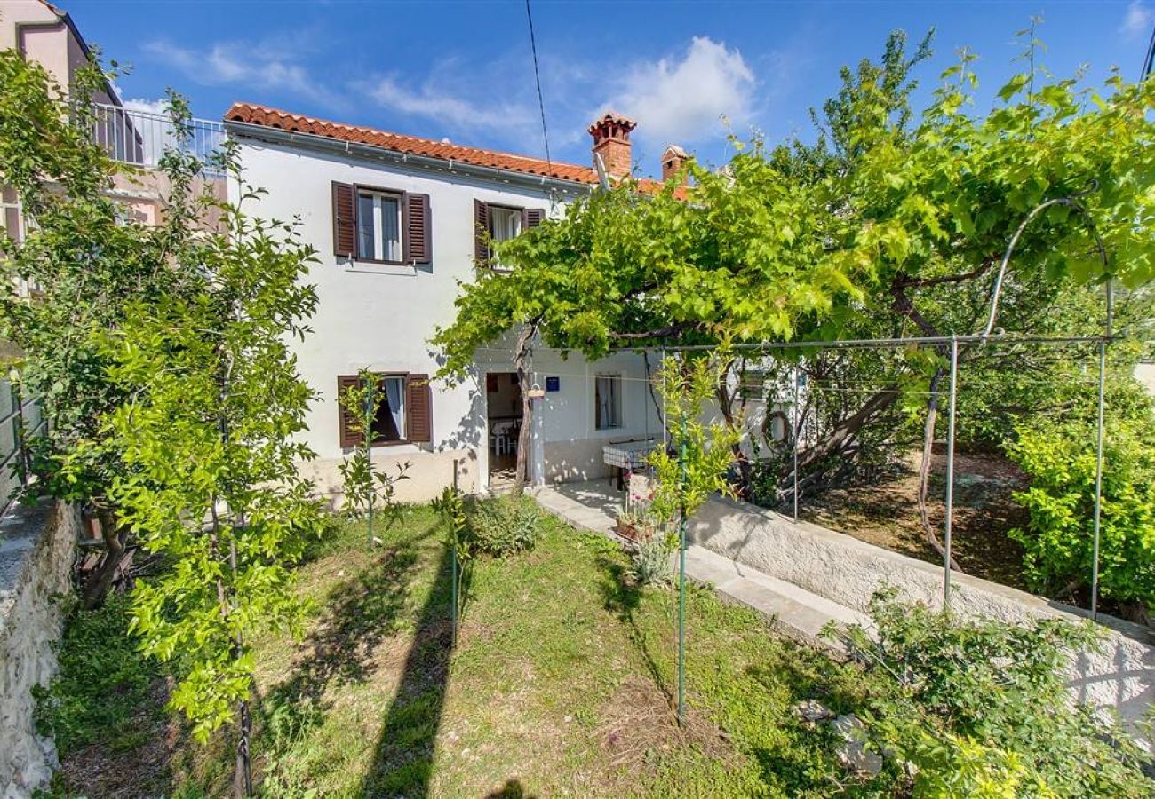 Ferienhaus in Miholašcica - Ferienhaus in Miholaščica mit Terrasse, Klimaanlage, W-LAN (66-1)