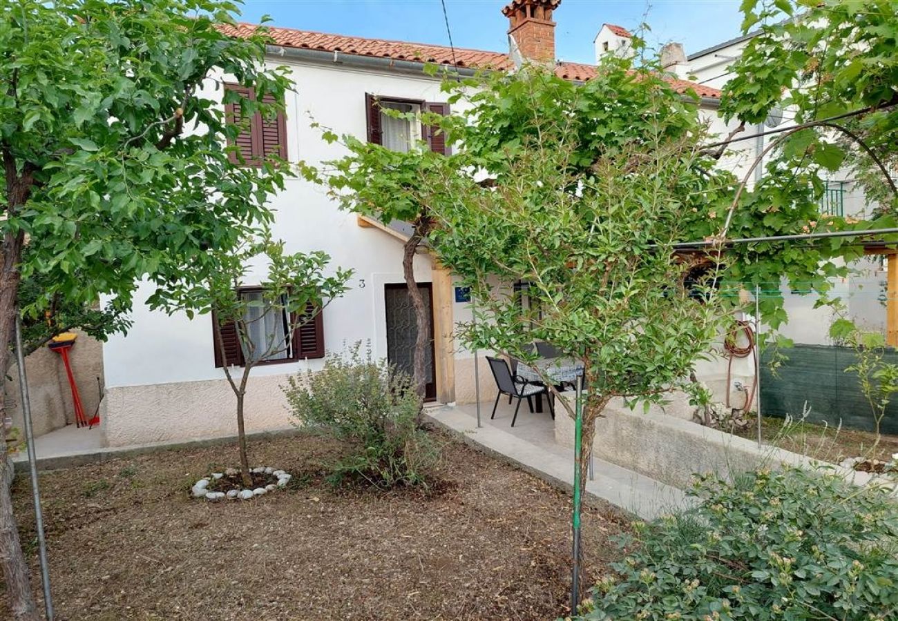 Ferienhaus in Miholašcica - Ferienhaus in Miholaščica mit Terrasse, Klimaanlage, W-LAN (66-1)