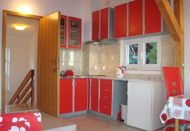 Studio in Tribunj - Studioapartment in Tribunj mit Meerblick, Balkon, Klimaanlage, W-LAN (68-1) Studio in Tribunj - Studioapartment in Tribunj mit Meerblick, Balkon, Klimaanlage, W-LAN (68-1)