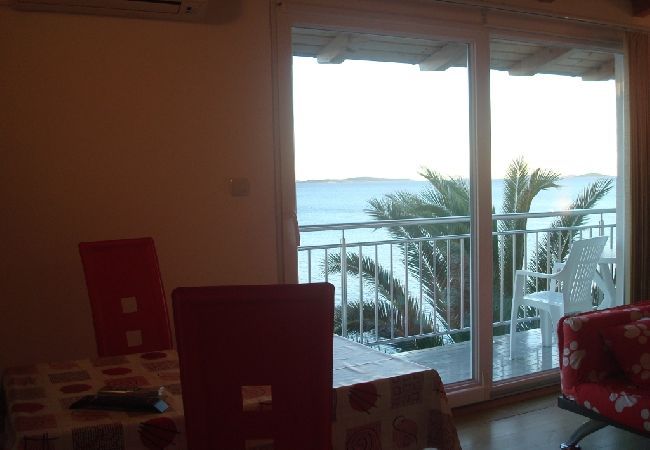 Studio in Tribunj - Studioapartment in Tribunj mit Meerblick, Balkon, Klimaanlage, W-LAN (68-1) Studio in Tribunj - Studioapartment in Tribunj mit Meerblick, Balkon, Klimaanlage, W-LAN (68-1)