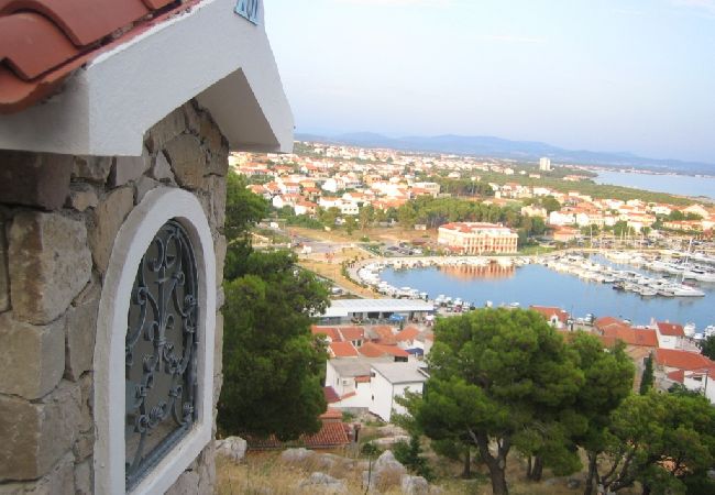 Studio in Tribunj - Studioapartment in Tribunj mit Meerblick, Balkon, Klimaanlage, W-LAN (68-1) Studio in Tribunj - Studioapartment in Tribunj mit Meerblick, Balkon, Klimaanlage, W-LAN (68-1)