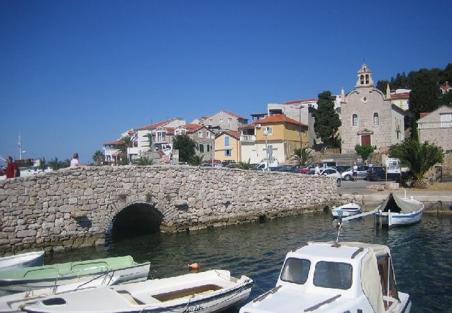 Studio in Tribunj - Studioapartment in Tribunj mit Meerblick, Balkon, Klimaanlage, W-LAN (68-1) Studio in Tribunj - Studioapartment in Tribunj mit Meerblick, Balkon, Klimaanlage, W-LAN (68-1)
